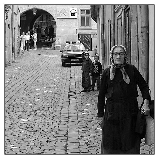 Strada Turnului. Three Generations and a Car.