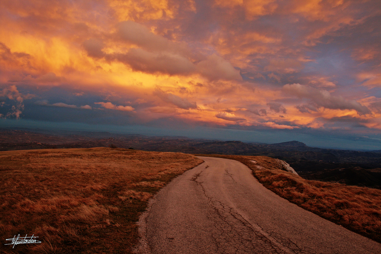 strade al tramonto