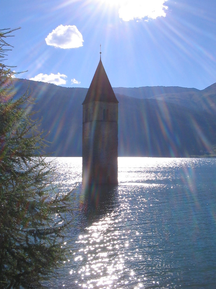 Strahlen im Reschensee