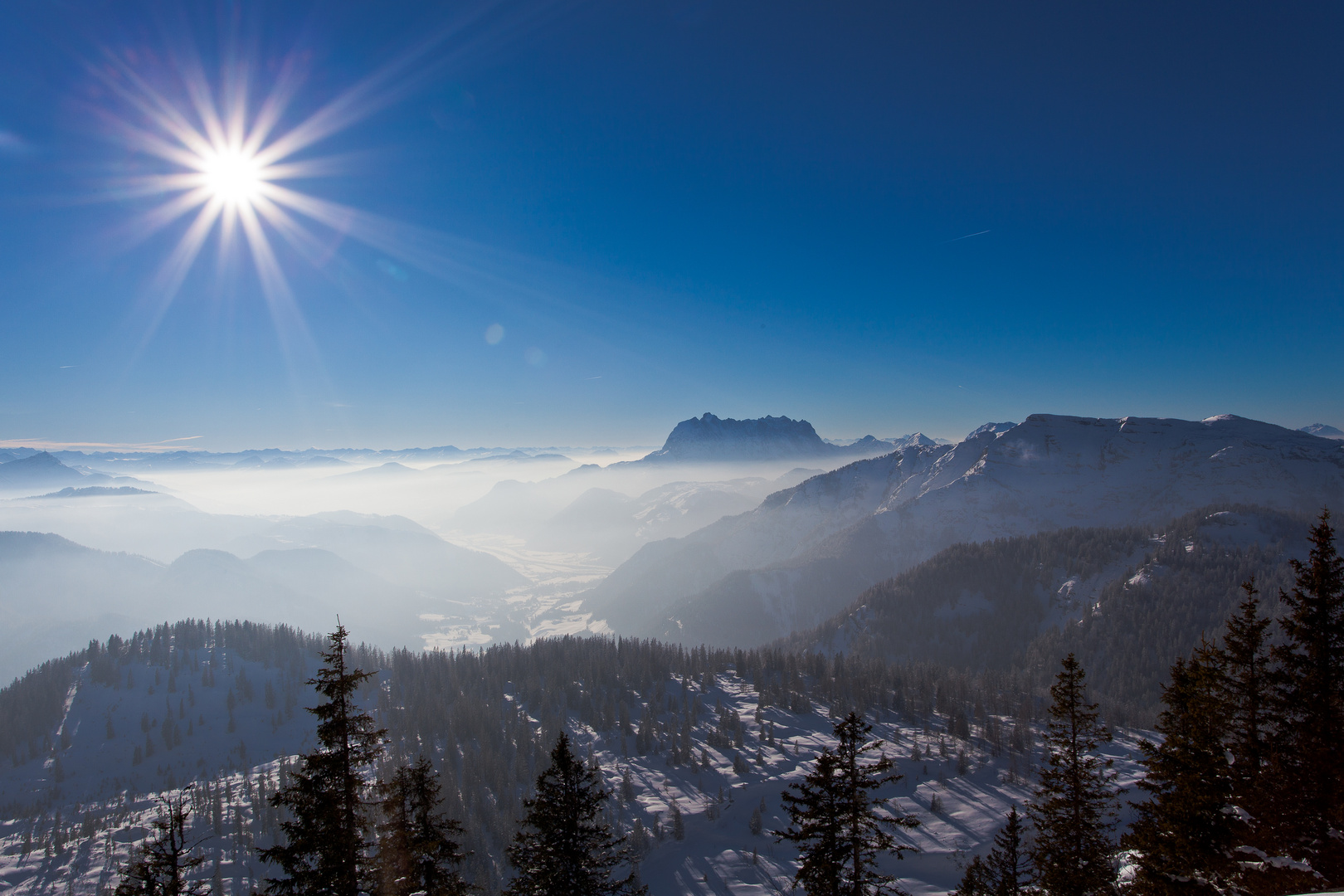 Strahlende Sonne über ..