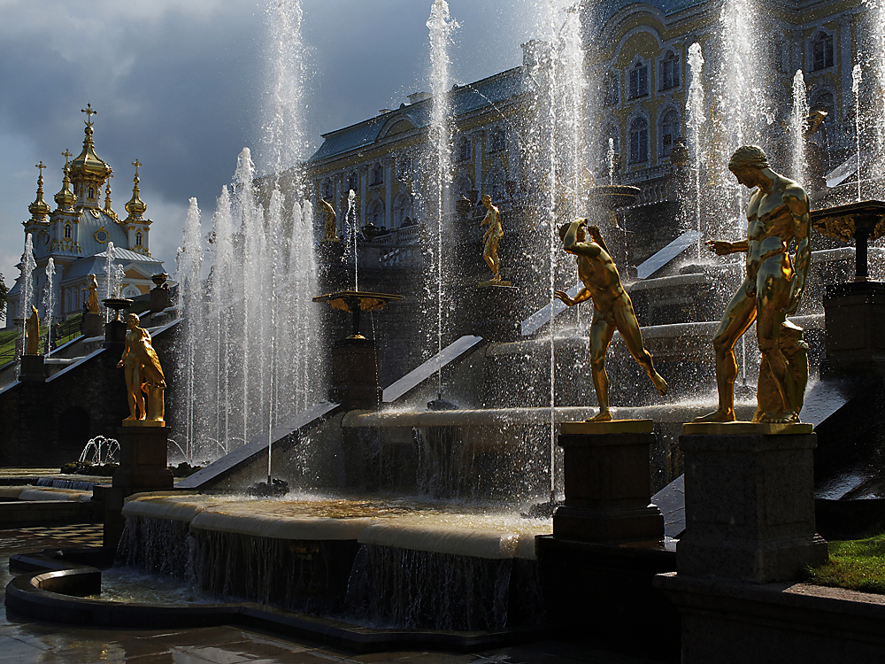 Strahlender Peterhof