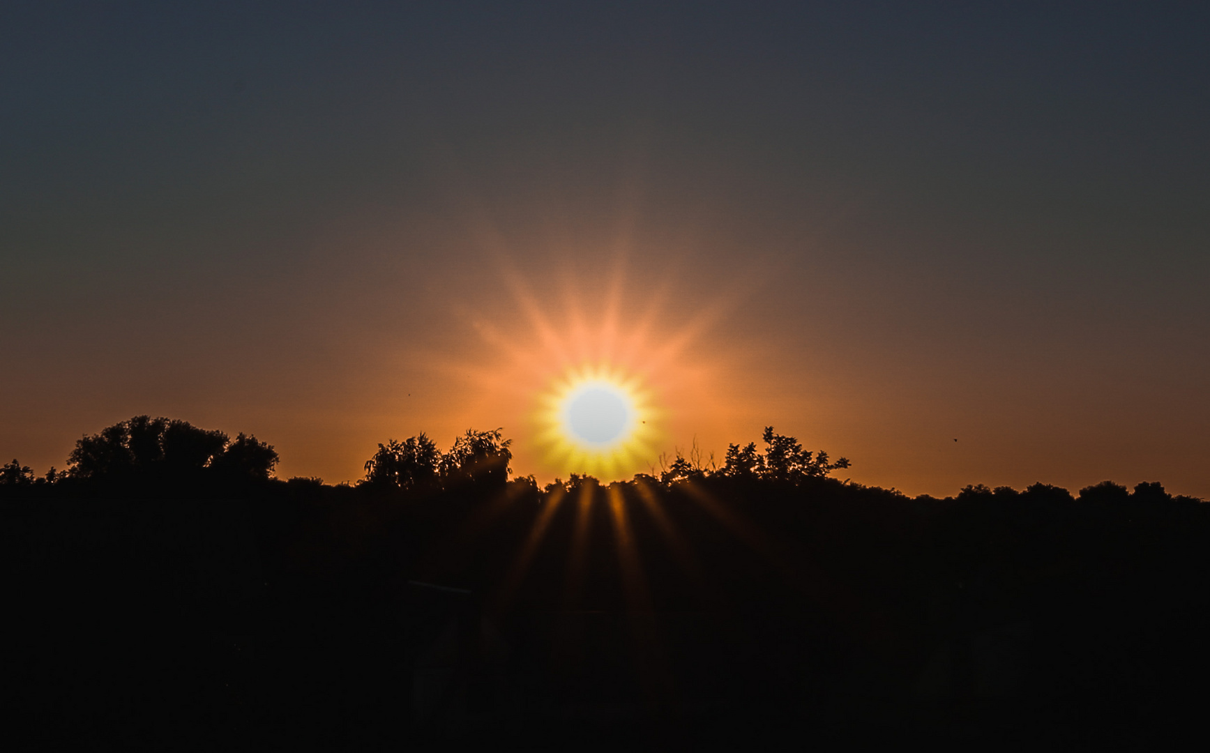 strahlender Sonnenaufgang