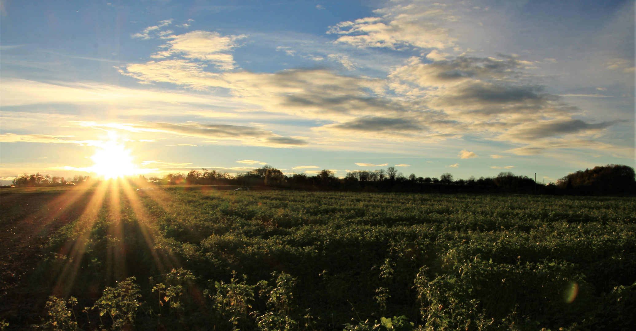 Strahlender Sonnenuntergang