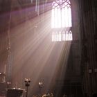 Strahlendes Fenster im Kölner Dom