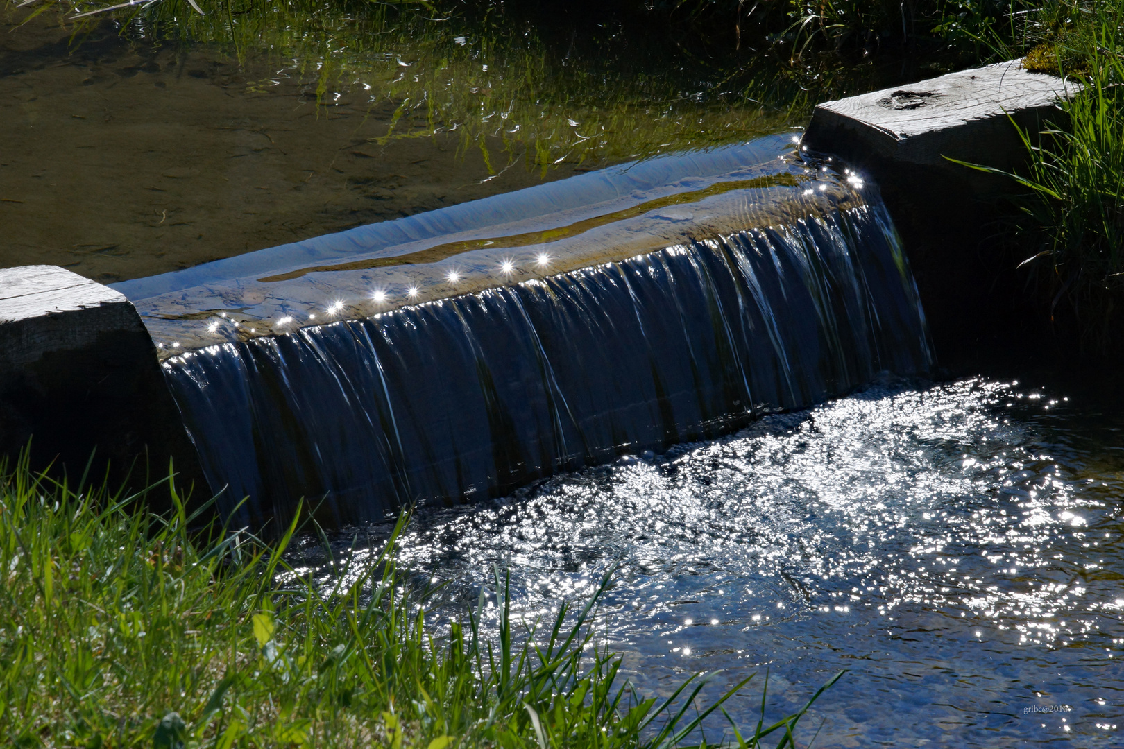 Strahlendes Wasser