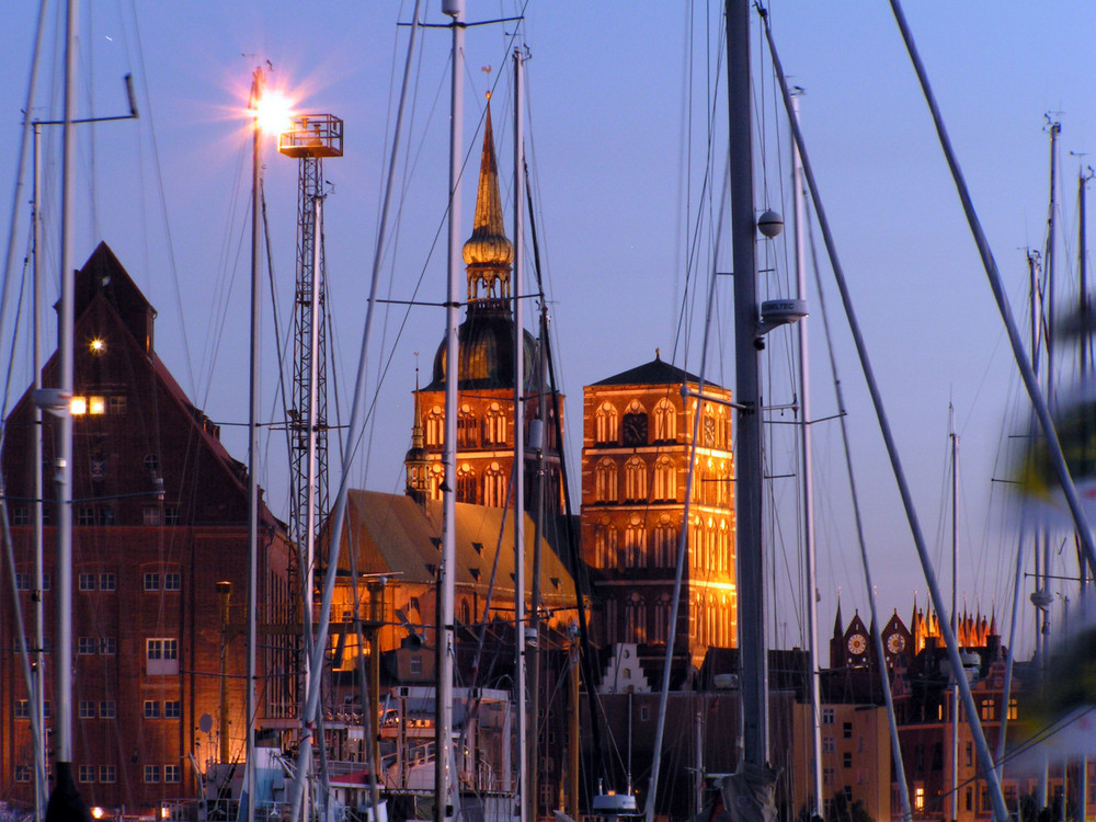 Stralsund bei Nacht -3-