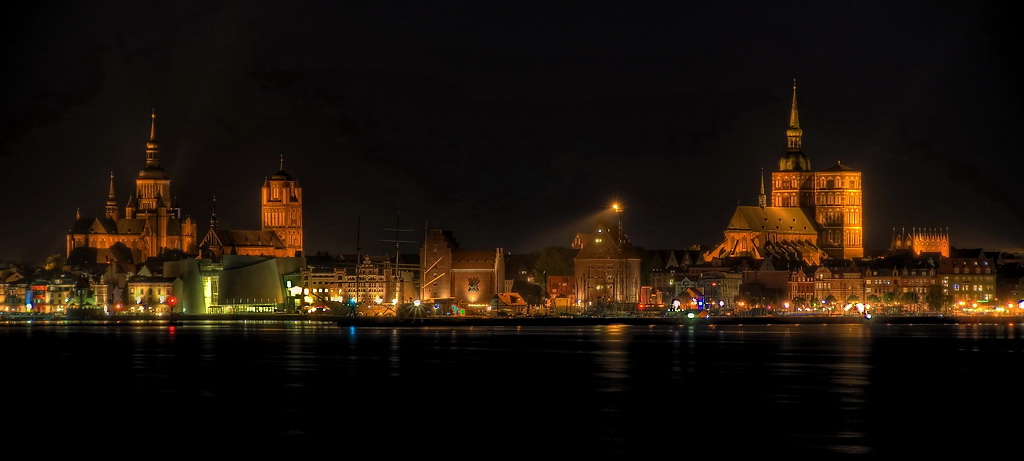 Stralsund bei Nacht