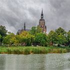 Stralsund - Blick über den Knieperteich auf die St. Marienkirche...