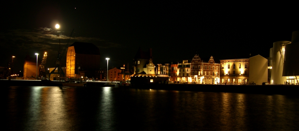 Stralsund Hafen bei Nacht