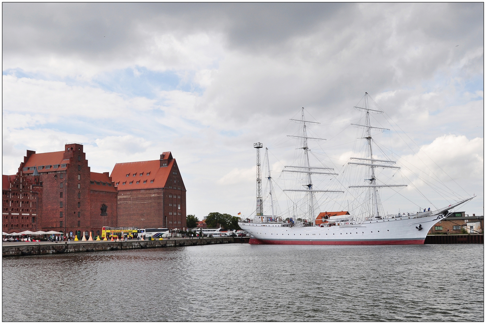 Stralsund, Hafen mit Gorch Fock