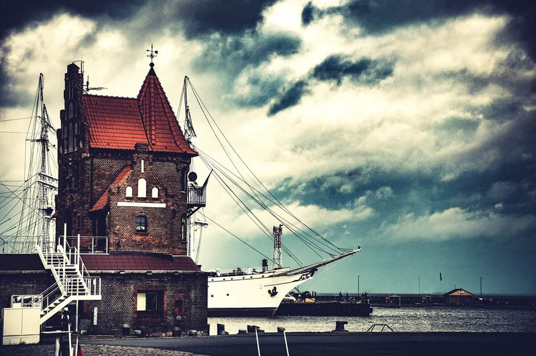 Stralsund mit Bug von Gorch Fock