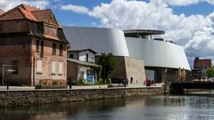 STRALSUND. OZEANEUM. MEHR VON HINTEN