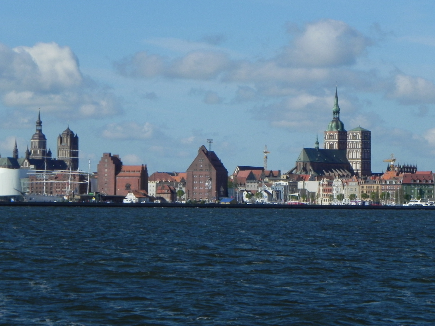 Stralsund vom Strelasund aus