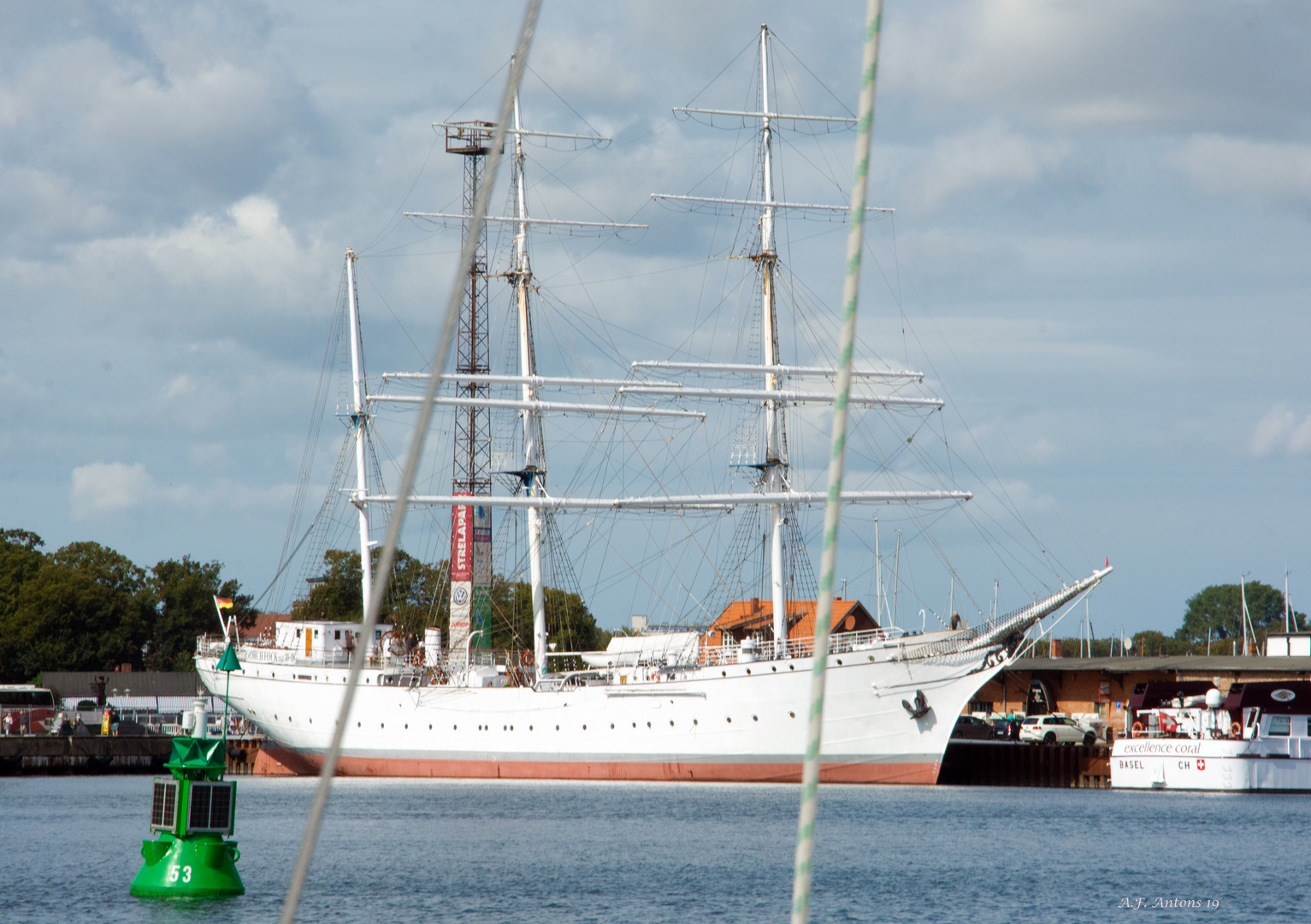 Stralsund, von der Hafeneinfahrt aus gesehen.