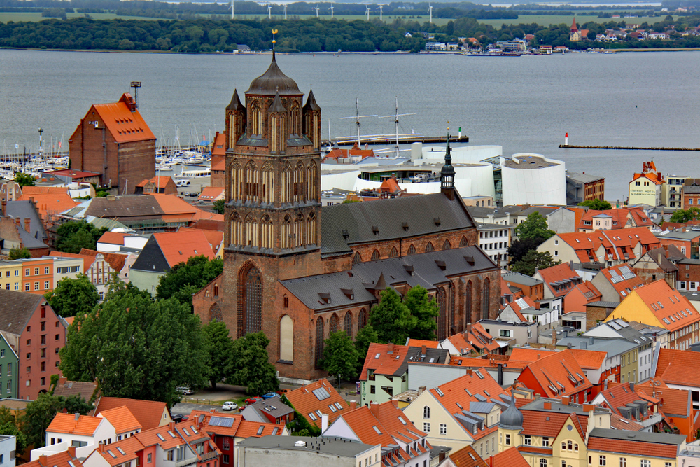 Stralsund von oben (9), Kirche St. Jakobi Foto & Bild deutschland