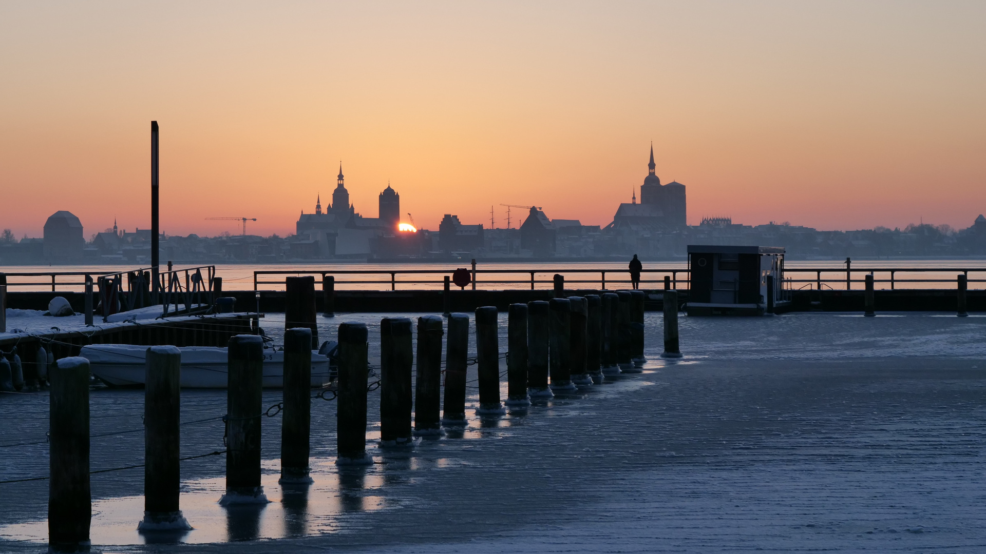 Stralsund vor untergehender Sonne