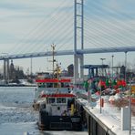 Stralsunder Südhafen mit Rügenbrücke