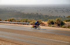 strampelnd über den Madura Pass