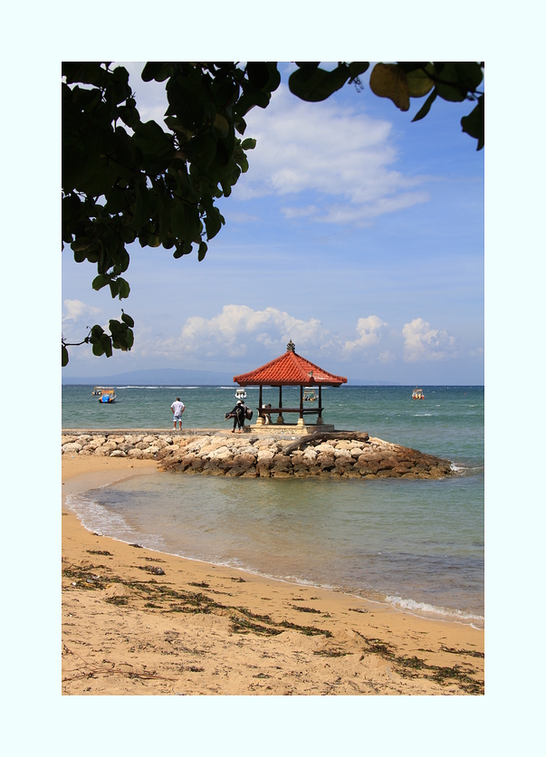 Strand am Bali Hyatt bei Ebbe