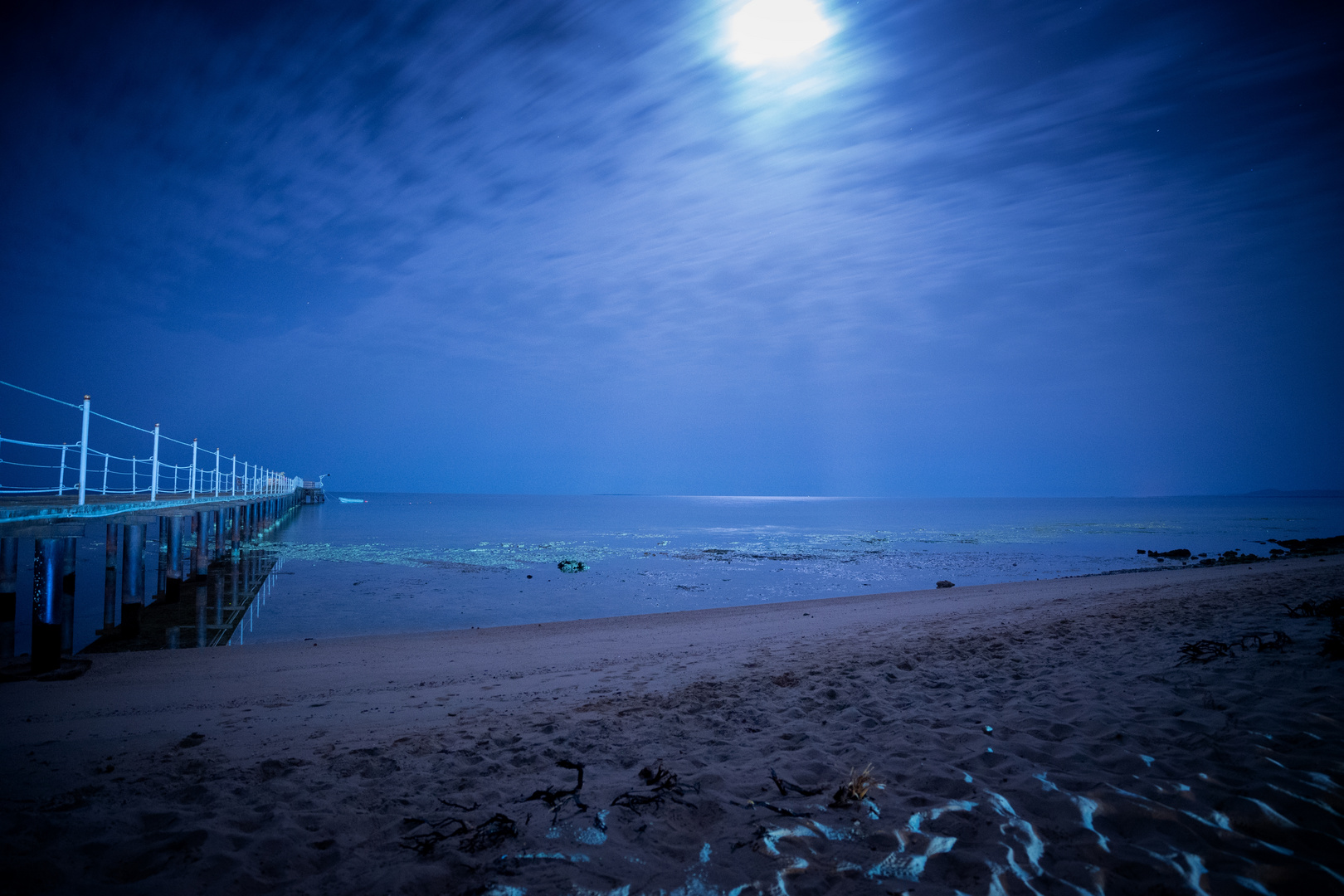 Strand am Roten Meer bei Nacht.