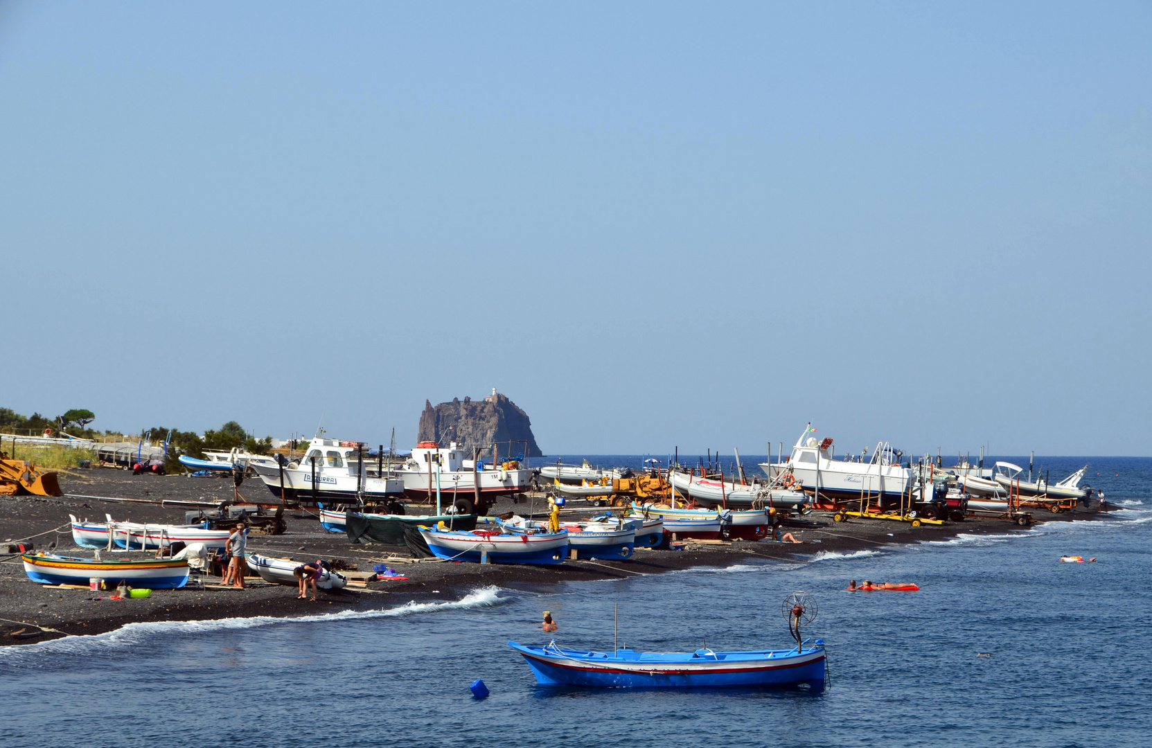 Strand am Stromboli