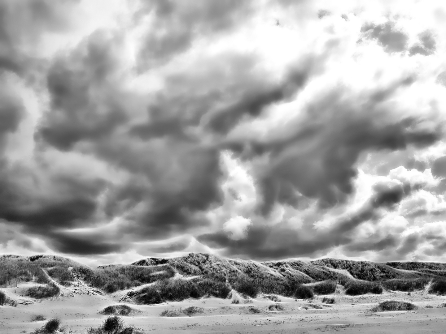 ... strand - dünen - wolken   