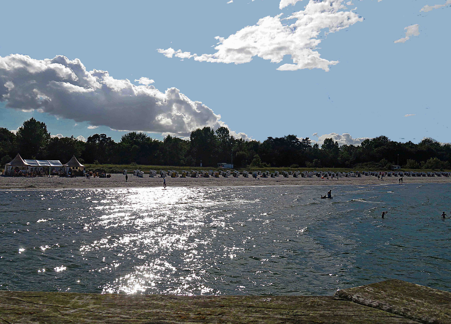 Strand im Gegenlicht