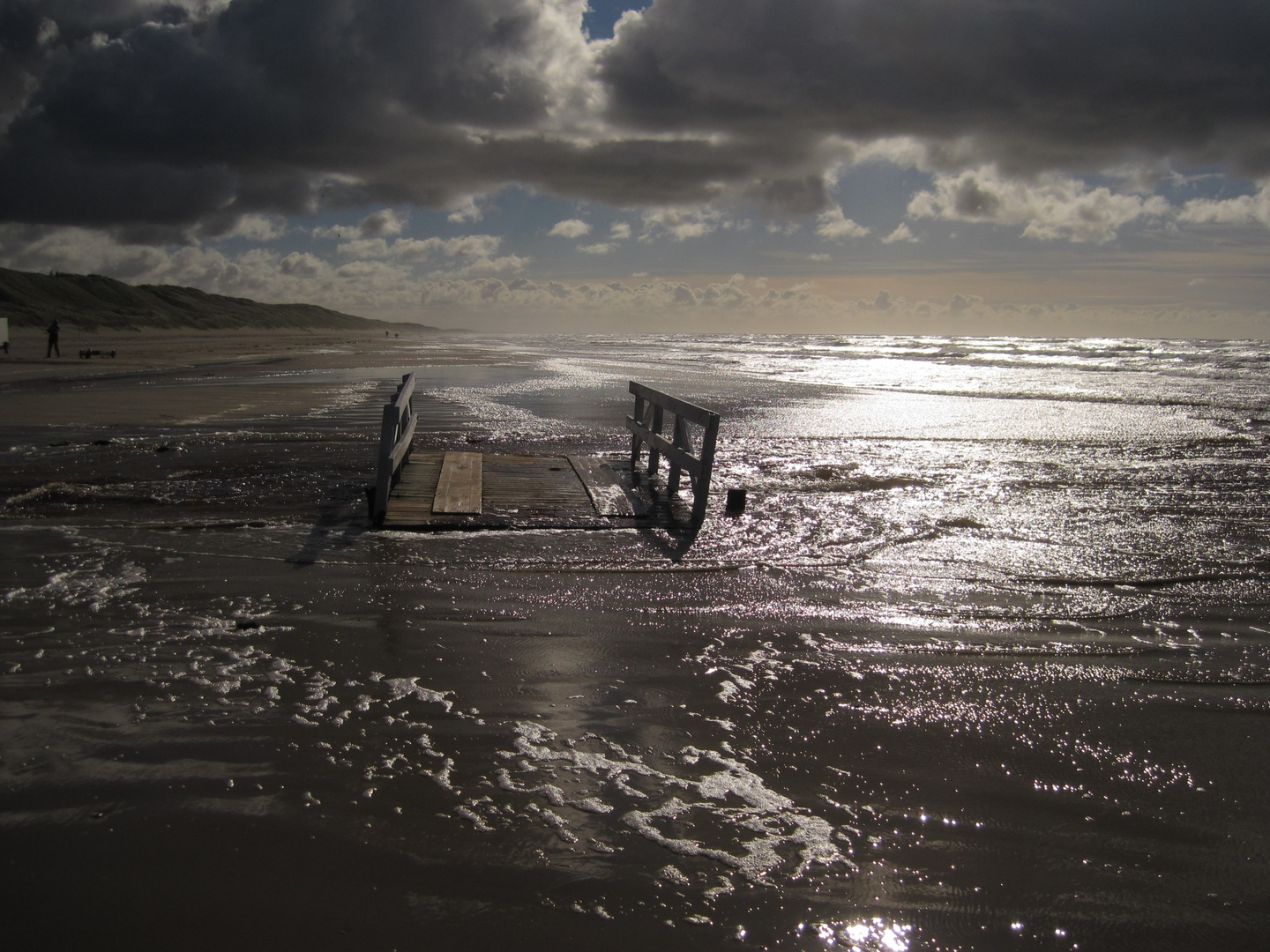 Strand im Herbstlicht