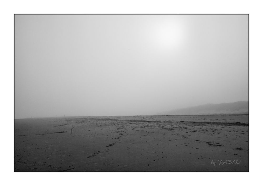 Strand im Nebel