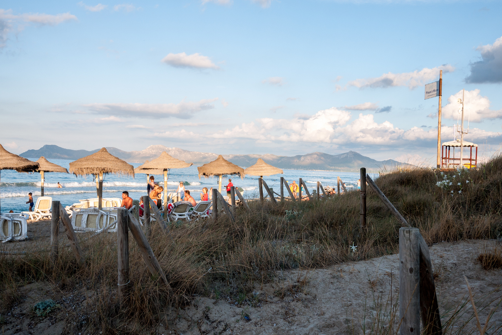 Strand in der Dämmerung