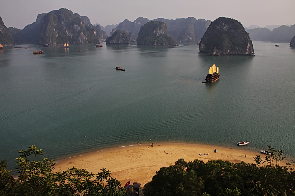 Strand in der Ha-Long Bucht