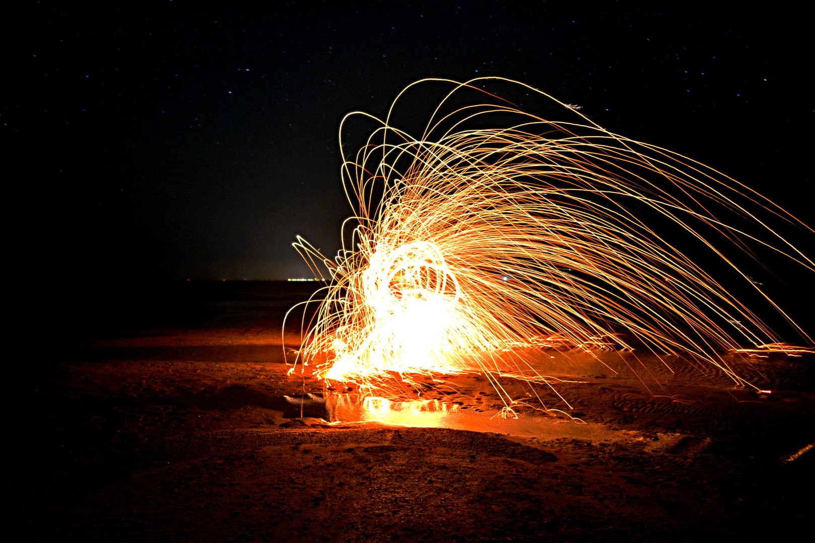 Strand in Flammen