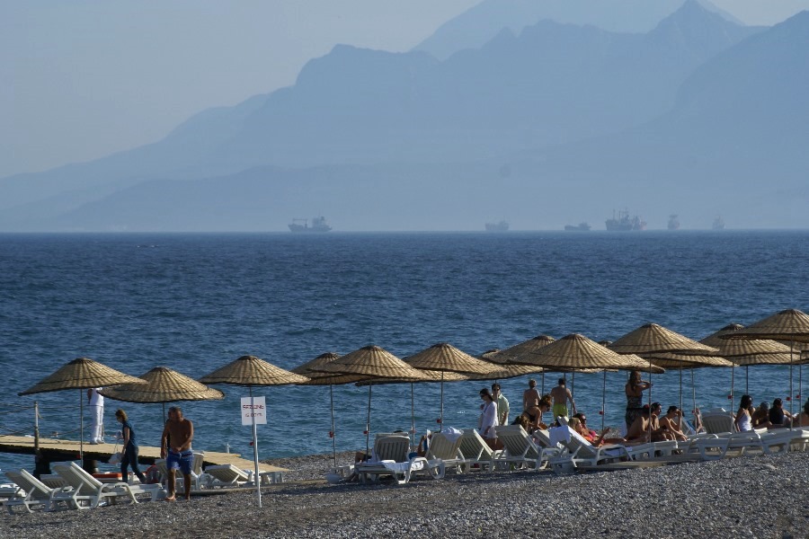 Strand mit Bergblick...