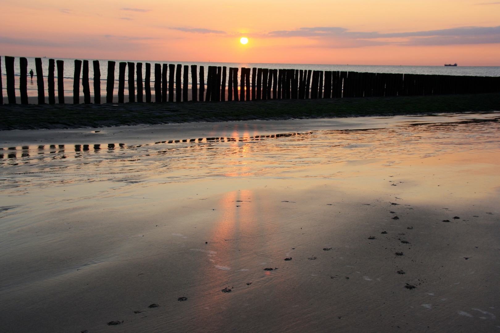 Strand mit Sonnenuntergang