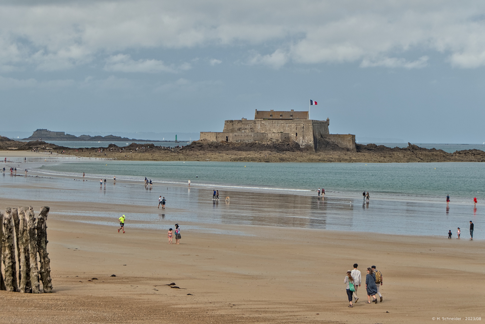 Strand-Spaziergang in Saint-Malo