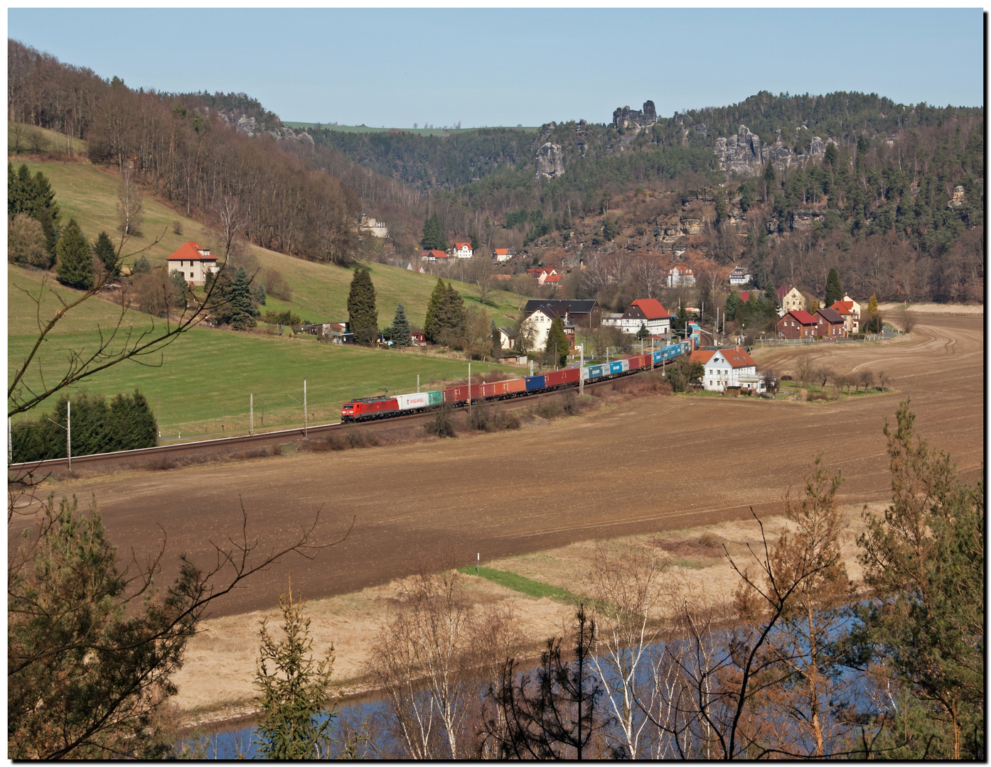 Strand und die Lokomotive