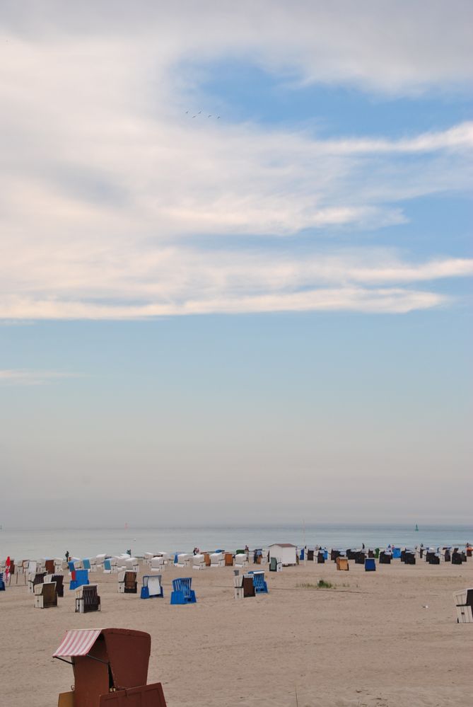 Strand und Körbe