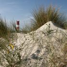 Strand und Leuchturm der Düne Helgoland