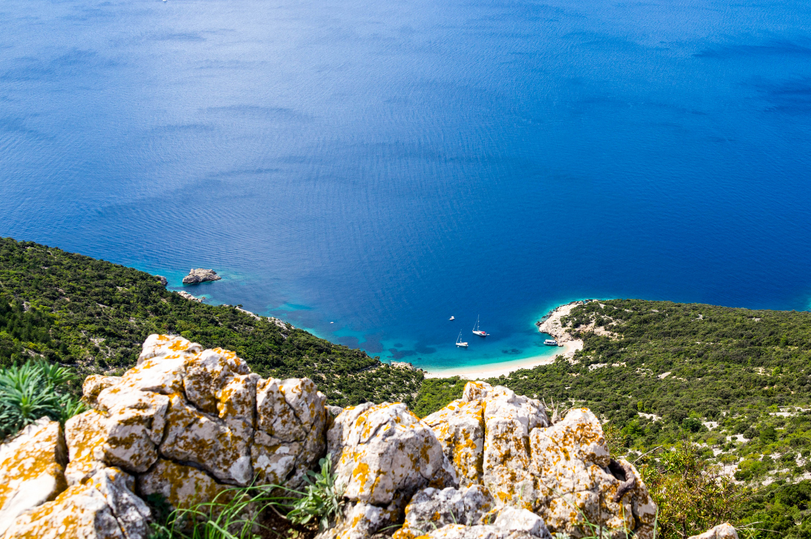 Strand unterhalb von Lubenice, Cres