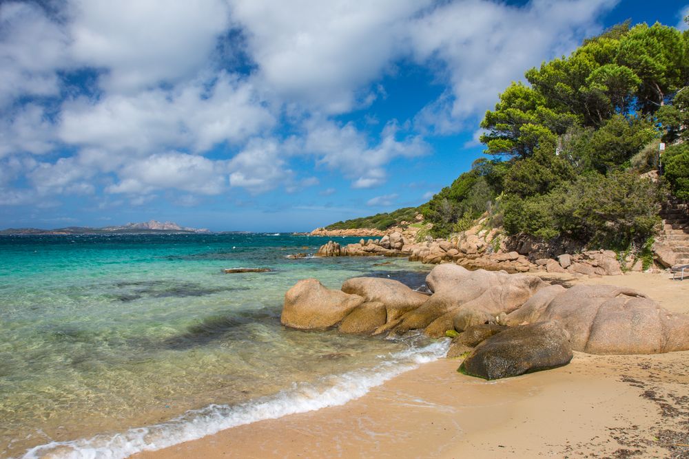 Strand von Baia Sardinia