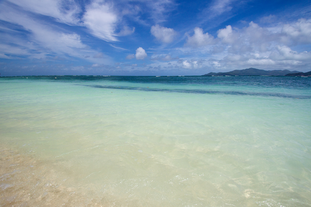 Strand von La Digue aus