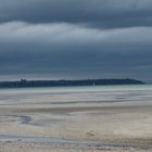 Strand zwischen Mont-Saint-Michel und Saint-Malo bei Gewitterstimmung