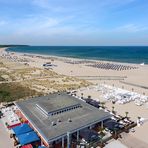 Strandbad Warnemünde, zu dem Betonklotz ( Hotel Neptun )  links am Bildrand hänge ich einen Link an.