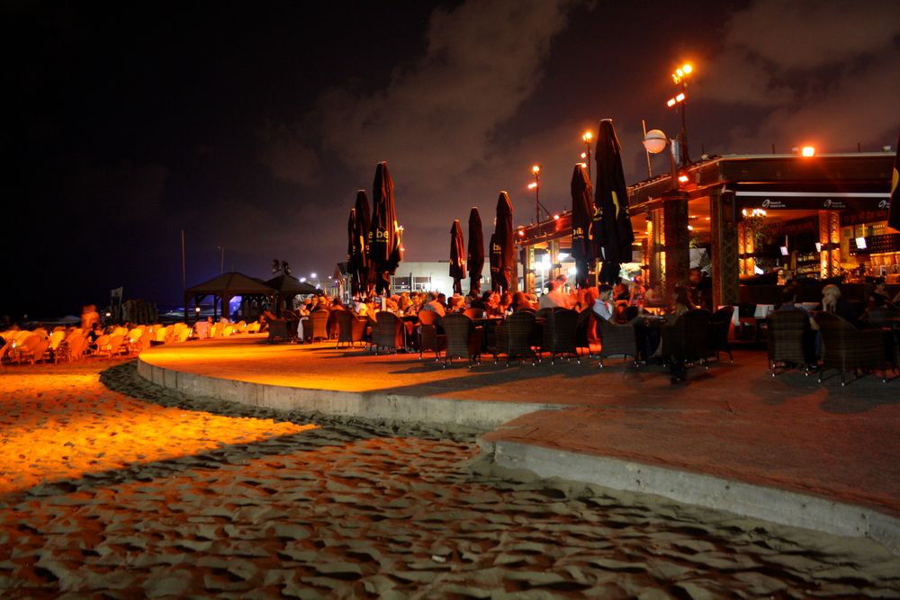 Strandbar Tel Aviv by Michi Maya 