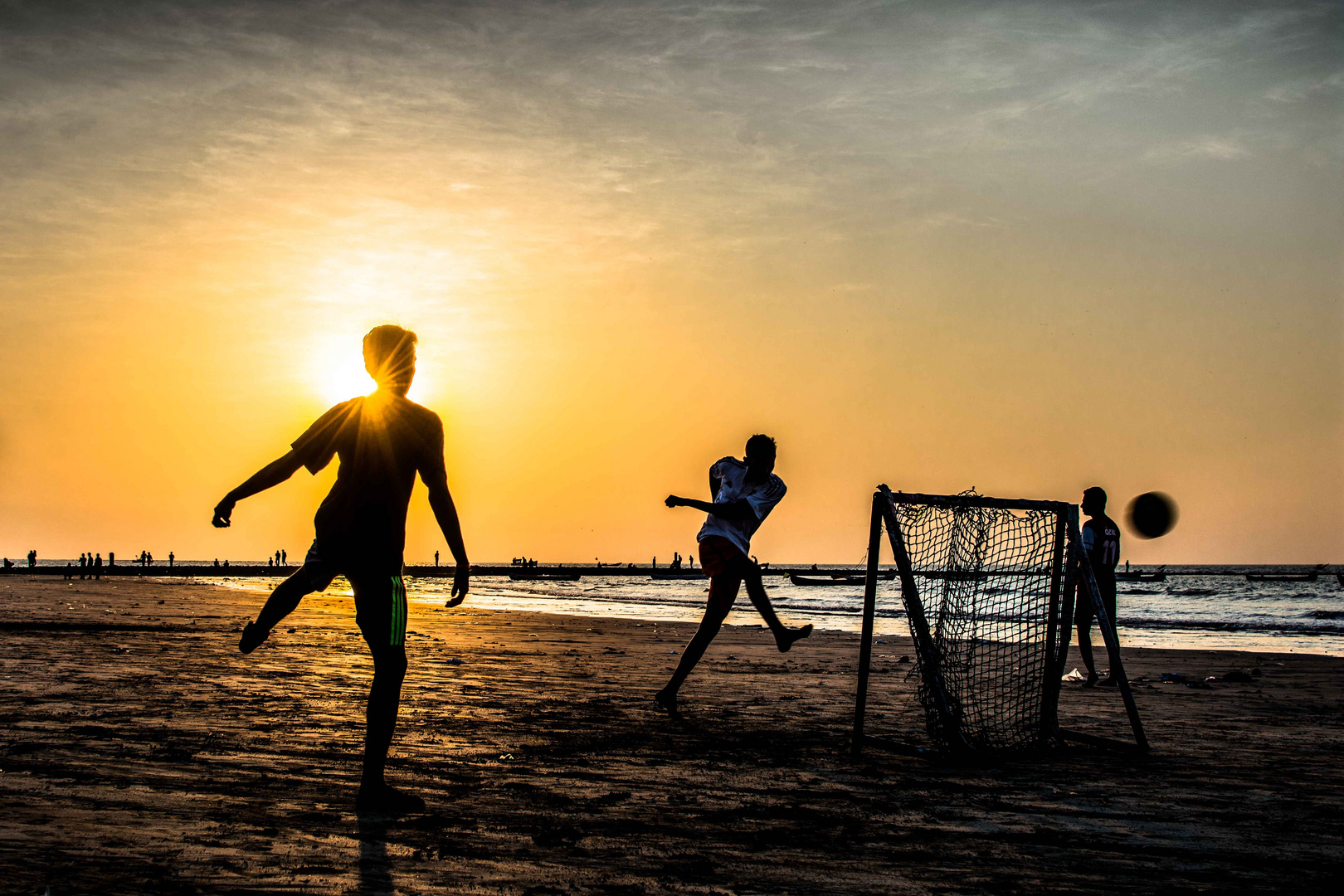 Strandfußball in Mumbai (juhu)