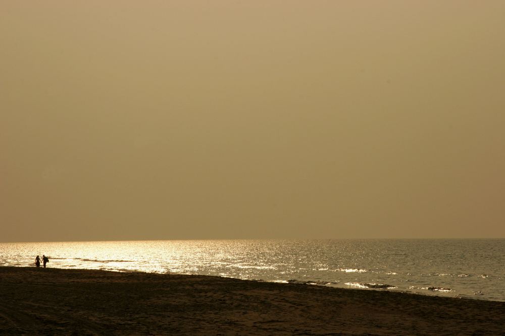 Strandgänger bei De Haan (Belgien)