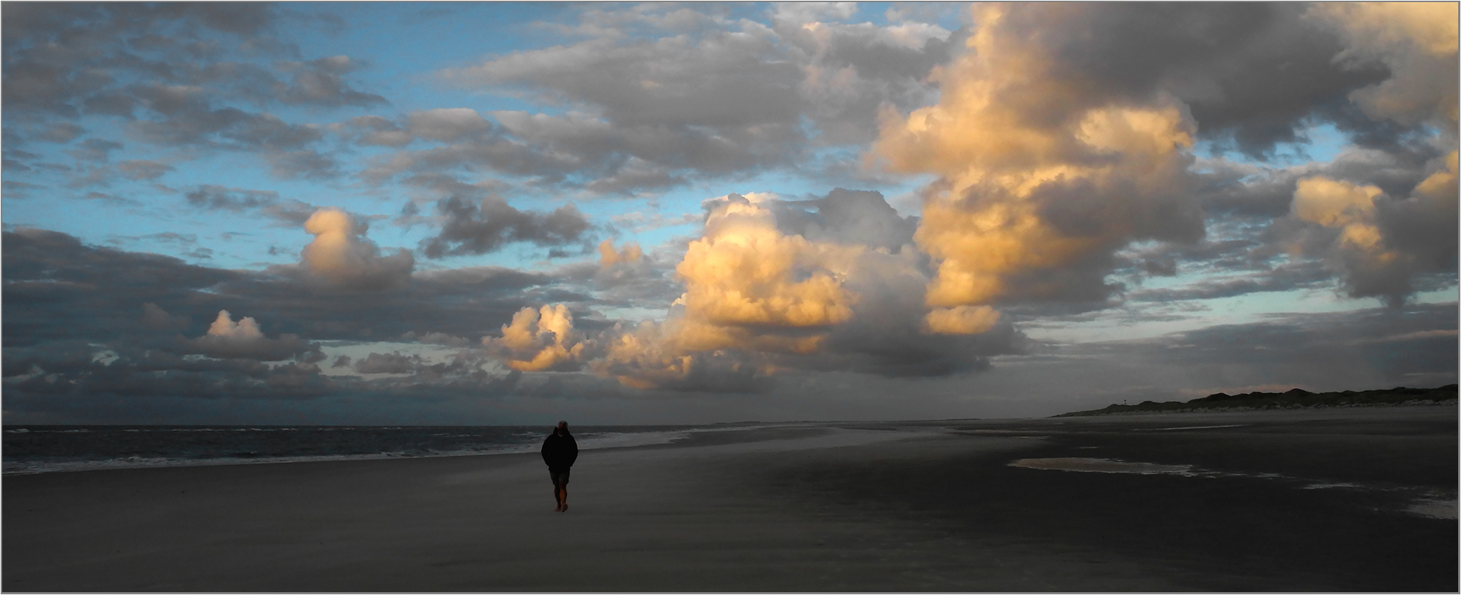 Strandgang am Abend   . . .