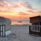 Strandkörbe am Meer