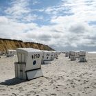 Strandkörbe am roten Kliff bei Kampen