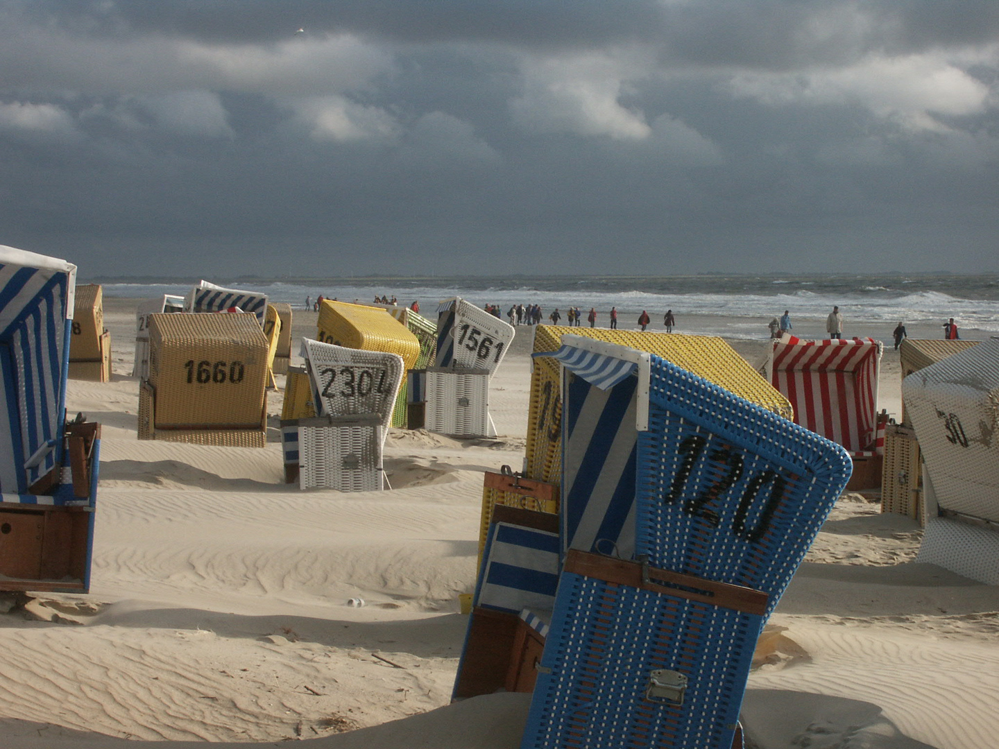 Strandkörbe am Strand von Langeoog